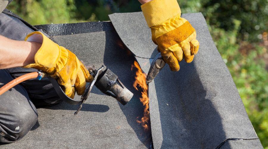 Professional gutter cleaning in Monroe City, IN